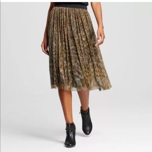 💟 NWOT • Xhilaration • Size Large • Shimmer Skirt